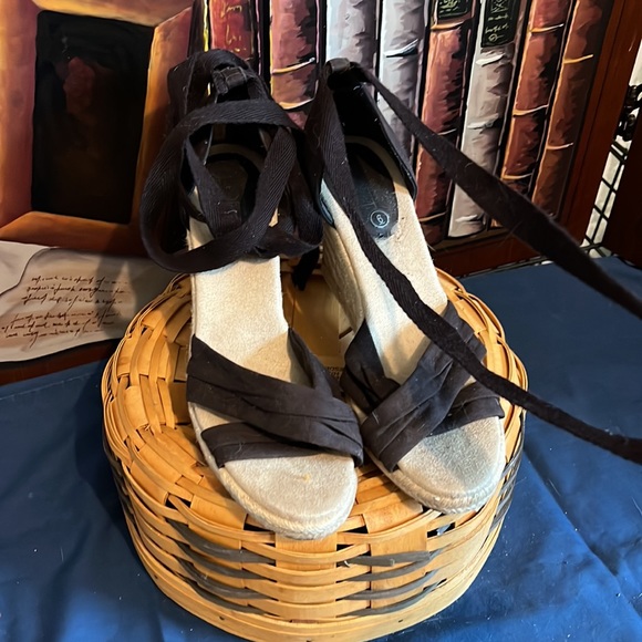 NWT Brown Tie on Wedge Sandals Loft Brand Size 6 - Picture 3 of 9